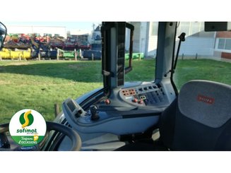 Farm tractor Valtra T163 - 5
