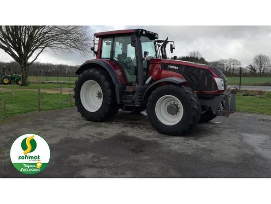 Farm tractor Valtra T163 - 1