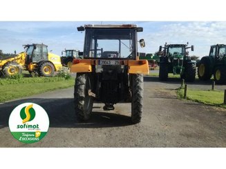 Farm tractor Renault CERES340 - 2
