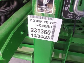 Baler wrapper combination John Deere F441R - 1