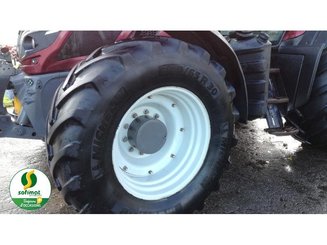 Farm tractor Valtra T174 - 9