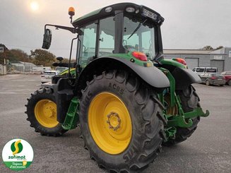 Farm tractor John Deere 6120M - 2