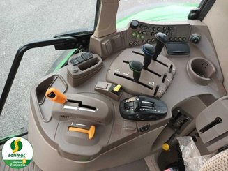 Farm tractor John Deere 6120M - 3