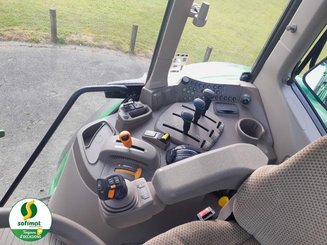 Farm tractor John Deere 6120M - 9