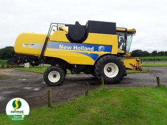 Combine harvester New Holland CSX7080 - 1