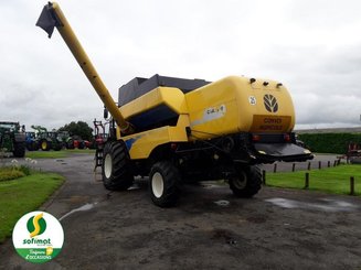 Combine harvester New Holland CSX7080 - 2