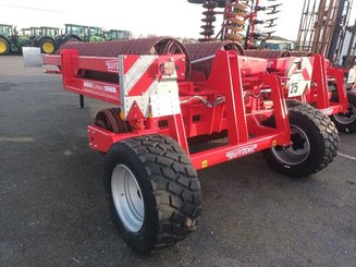 Soil preparation work Quivogne ROLLMAX830 - 1