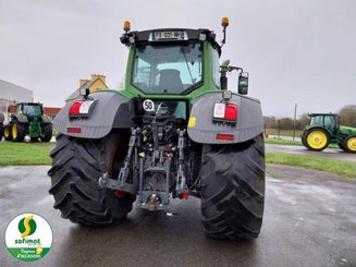 Farm tractor Fendt 826 - 4