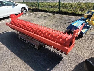 Soil preparation work Kuhn ROULEAU MAXIPACK - 1