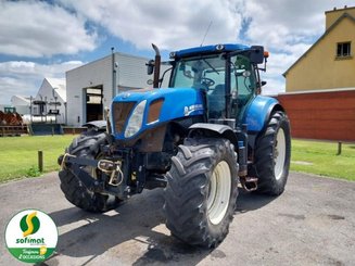 Farm tractor New Holland T7235 - 1