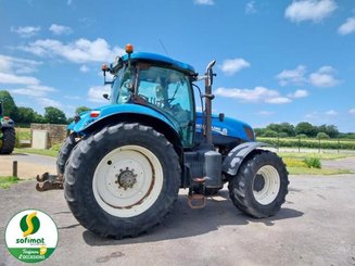 Farm tractor New Holland T7235 - 2